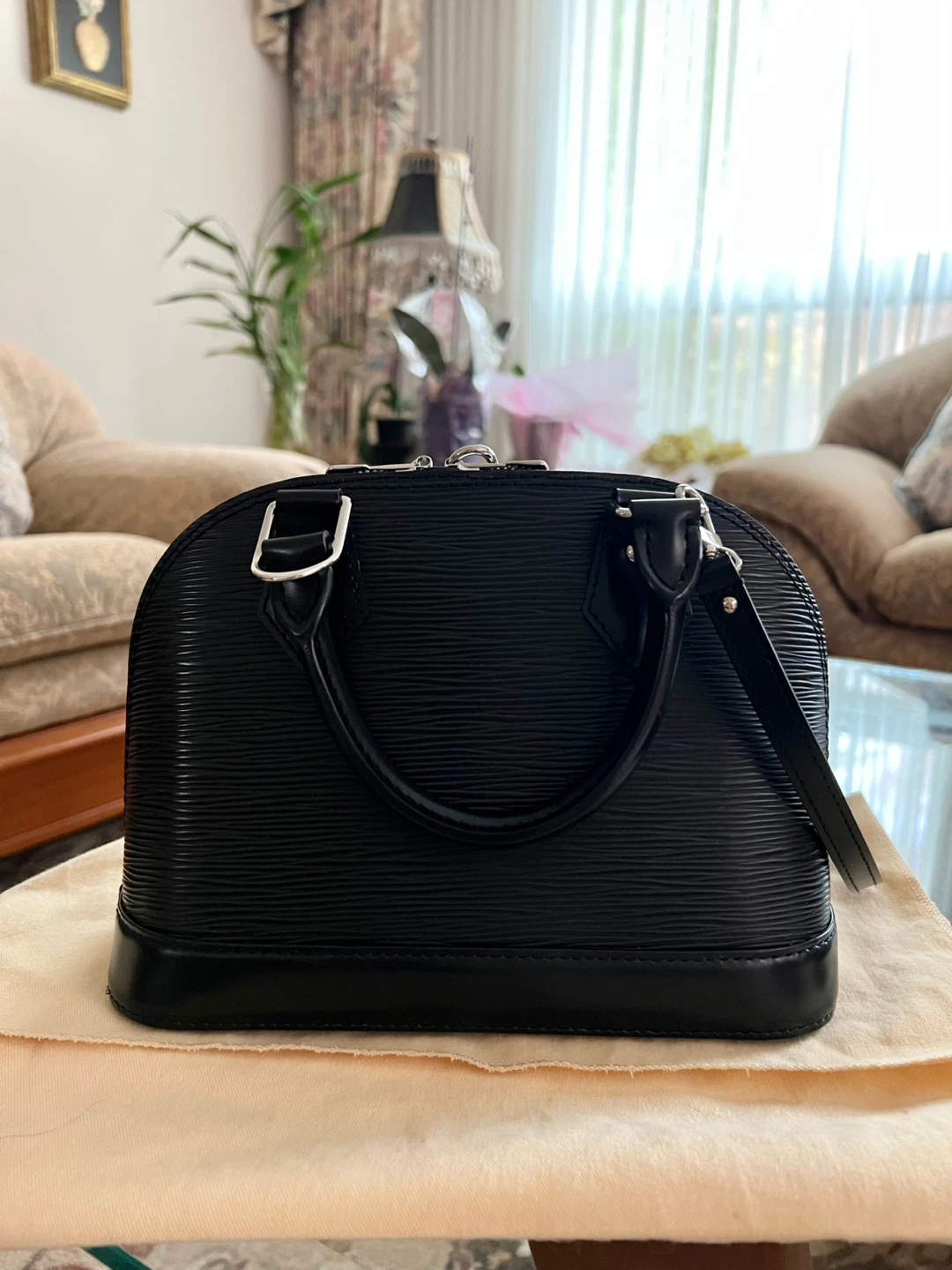 LV Alma BB Black Epi - photo 2