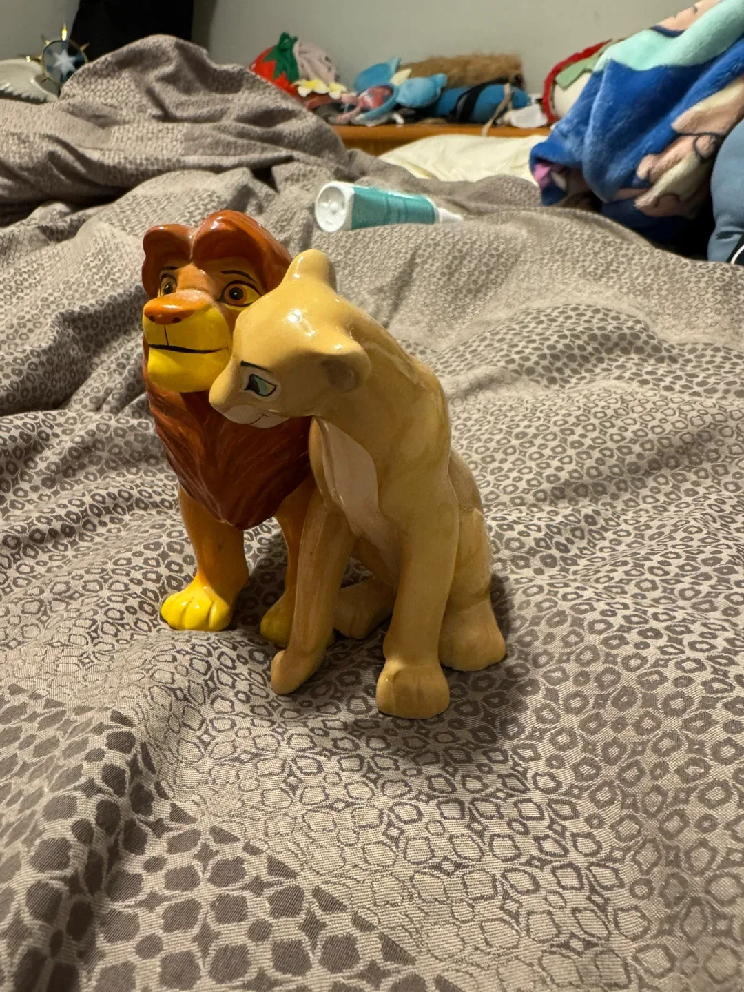 Lion King Simba & Nala Ceramic Figurines image indicator(4)