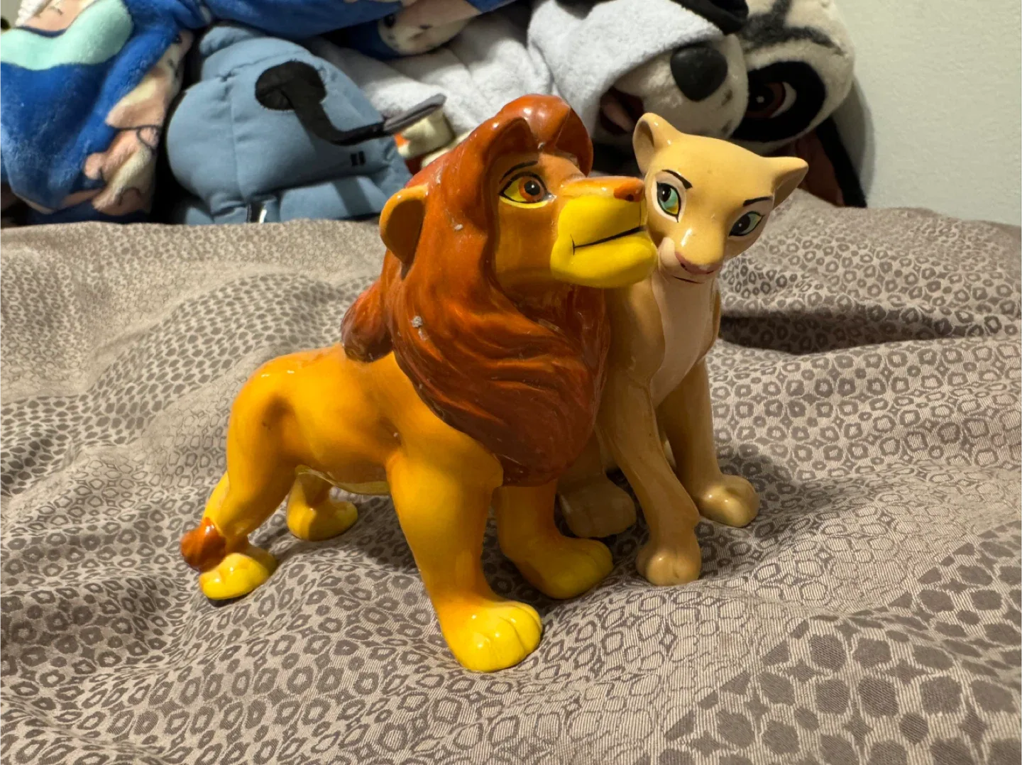 Lion King Simba & Nala Ceramic Figurines image indicator(3)