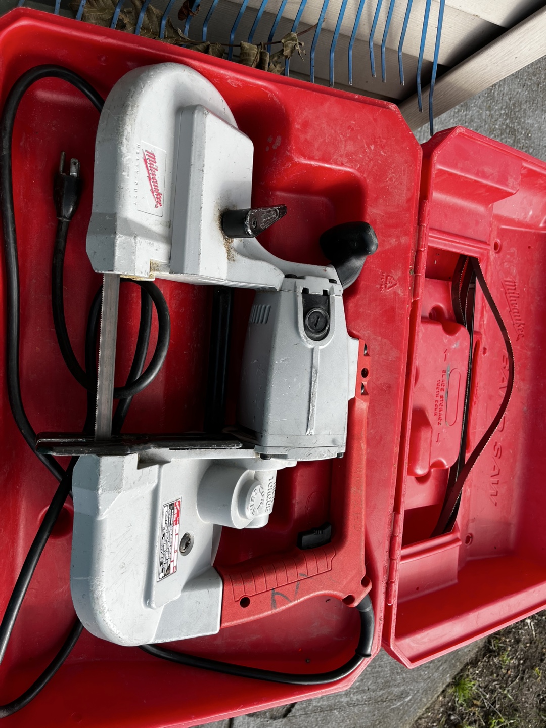 Milwaukee Heavy Duty Portable Band Saw