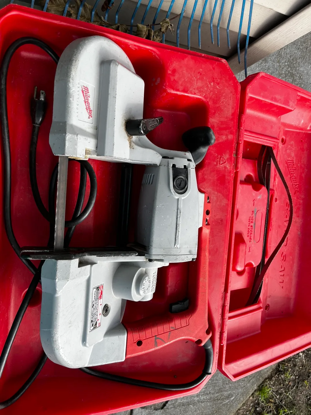 Milwaukee Heavy Duty Portable Band Saw thumbnail