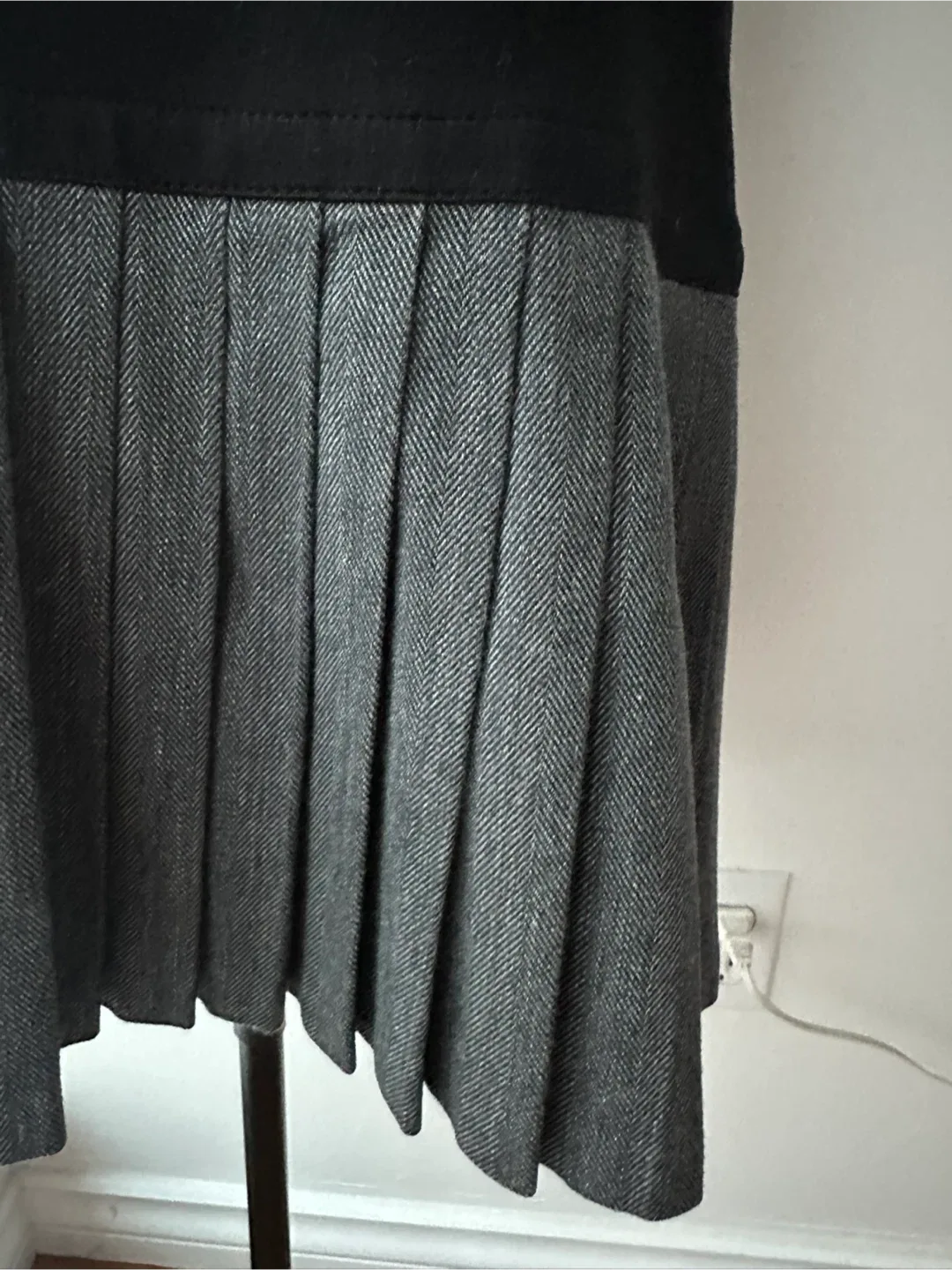 Theory Black & Grey Pleated Dress image indicator(4)