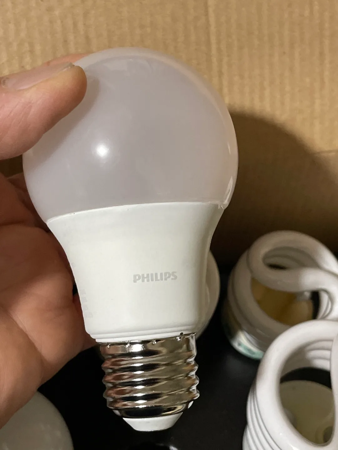 Mixed Philips Light Bulbs 🥕 image indicator(4)