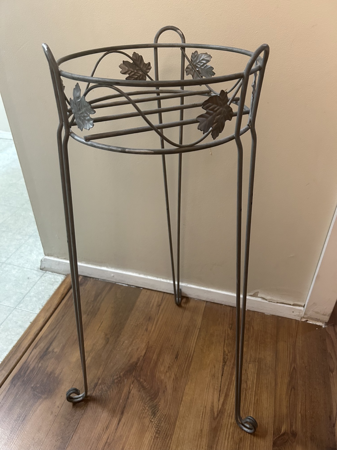 Metal Plant Stand with Leaf Design - photo 2