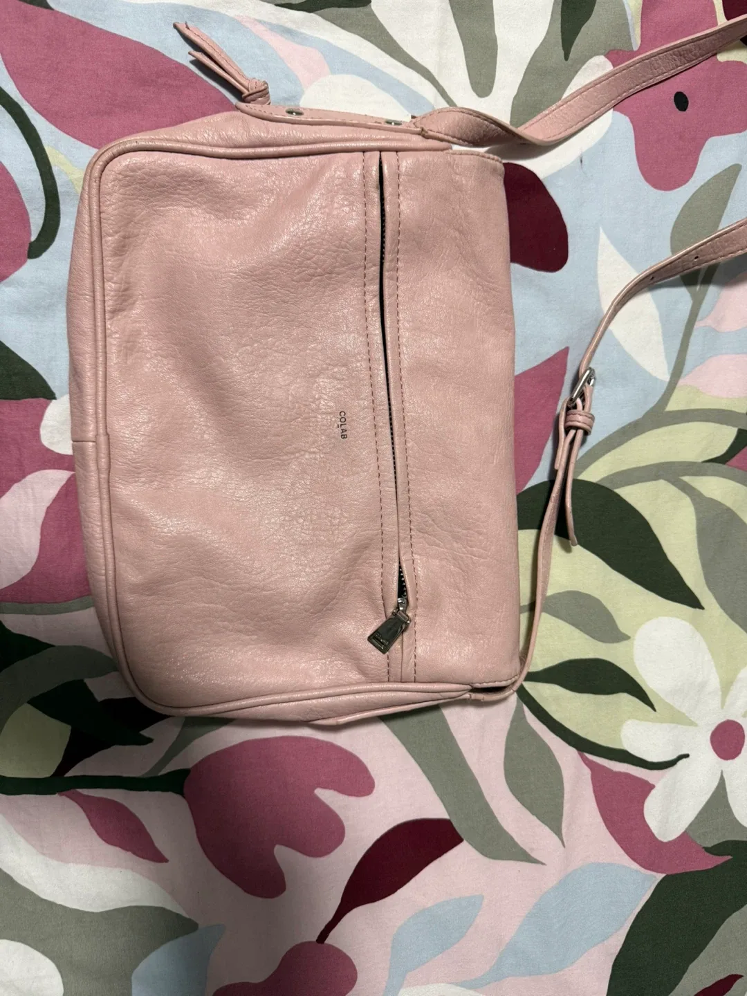 Colab Pink Crossbody Bag image indicator(2)