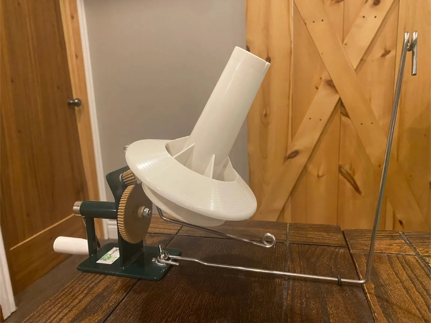 Stanwood Needlecraft YB-547 Yarn Ball Winder thumbnail