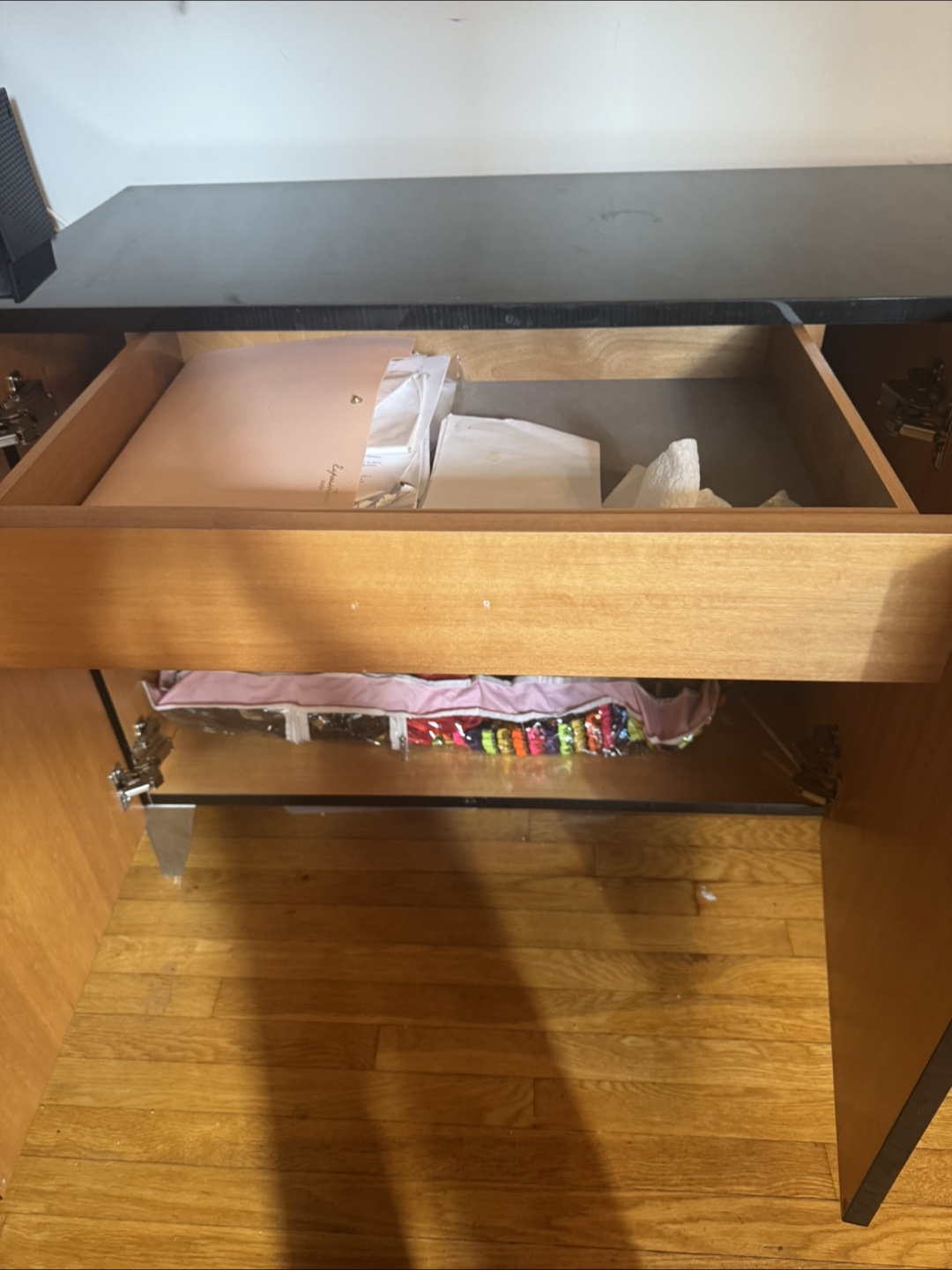 $50 Gorgeous 4 door Chest! - photo 4