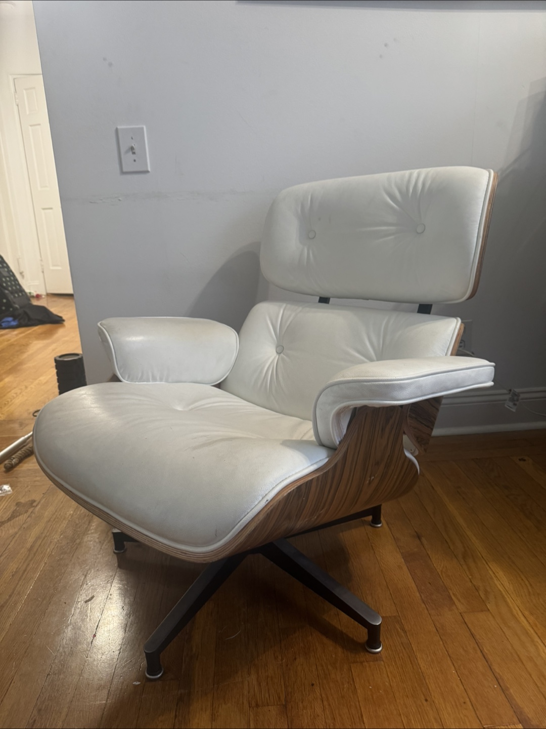 $150 Eames Replica Lounge Chair and Ottoman - White Leather - photo 5