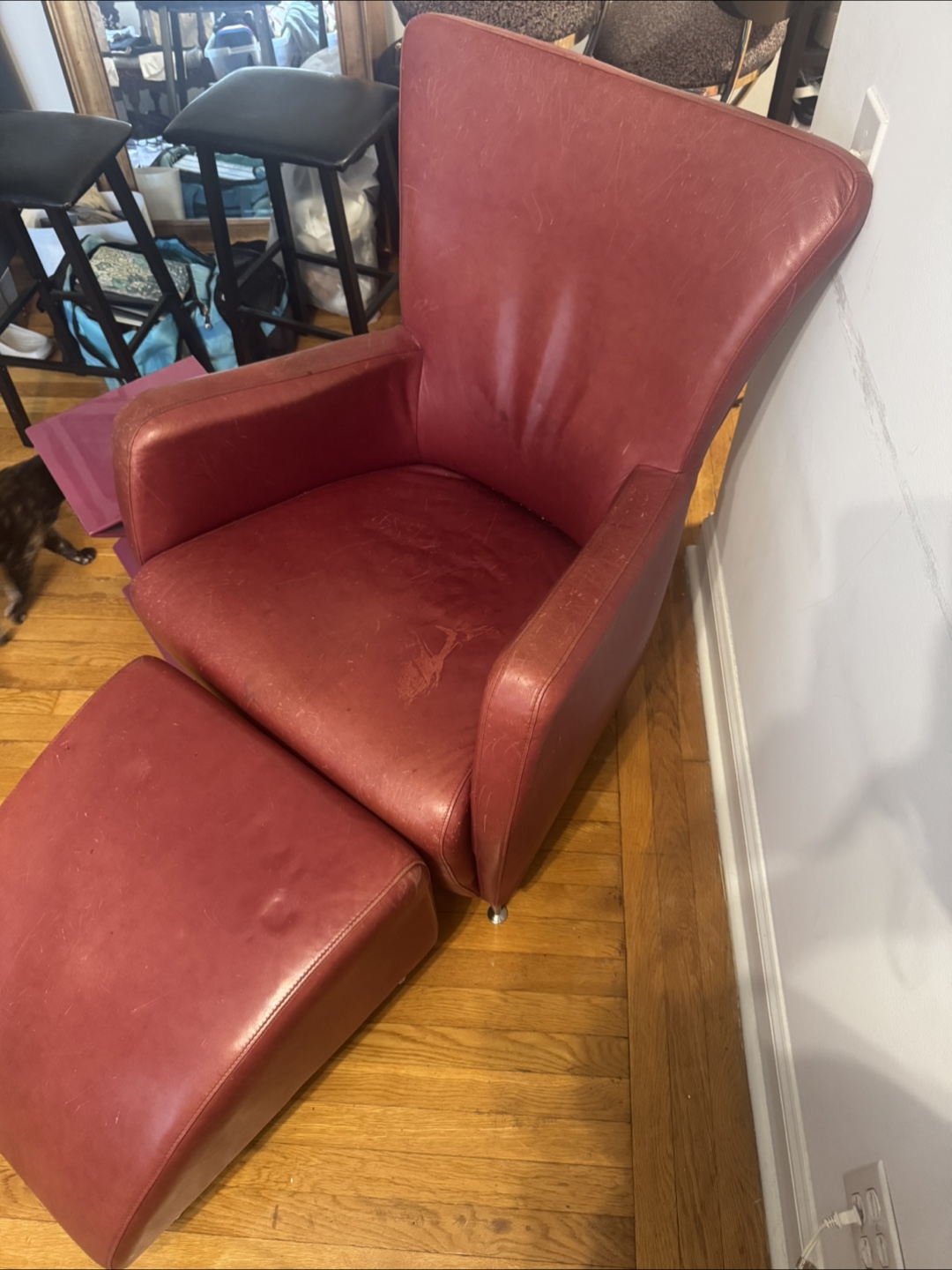 $80 OBO TODAY Red Leather Chair and Ottoman - photo 4