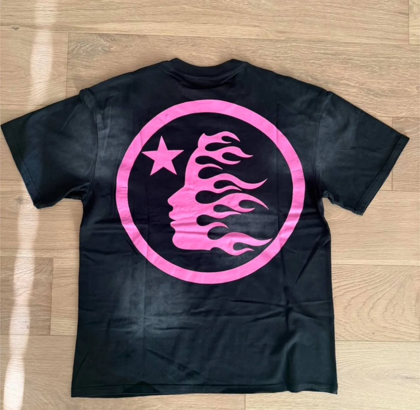 Hellstar Pink Logo Black T-Shirt – NWT image indicator(2)