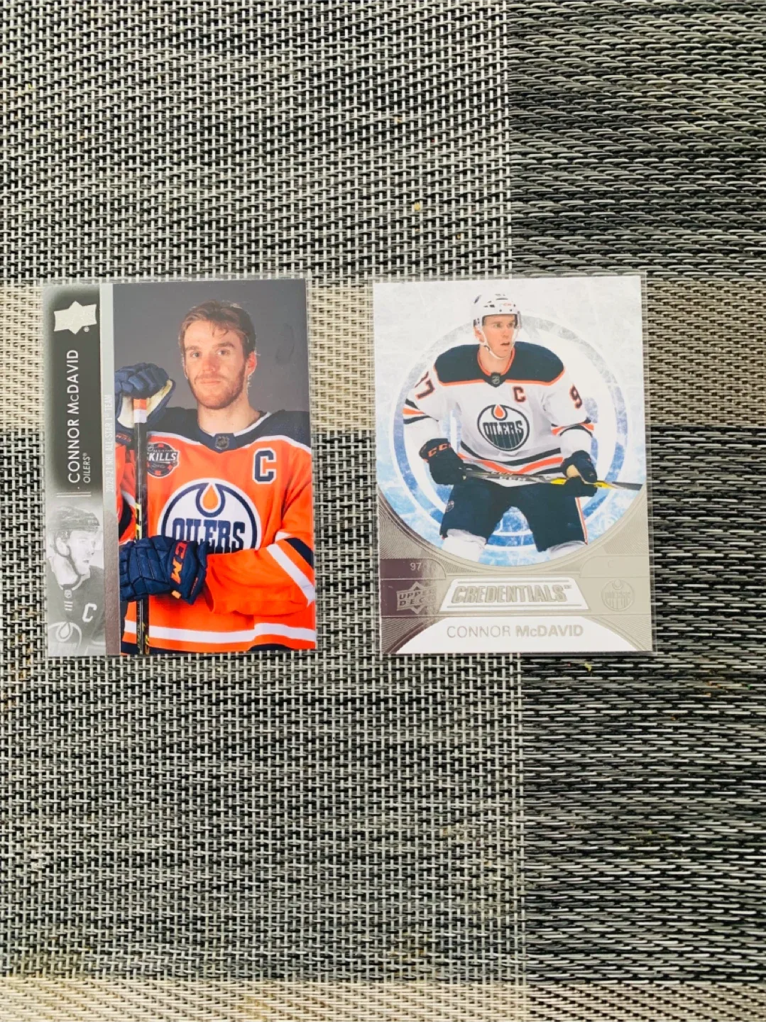 Connor McDavid Upper Deck Oilers Hockey Trading Cards image indicator(3)