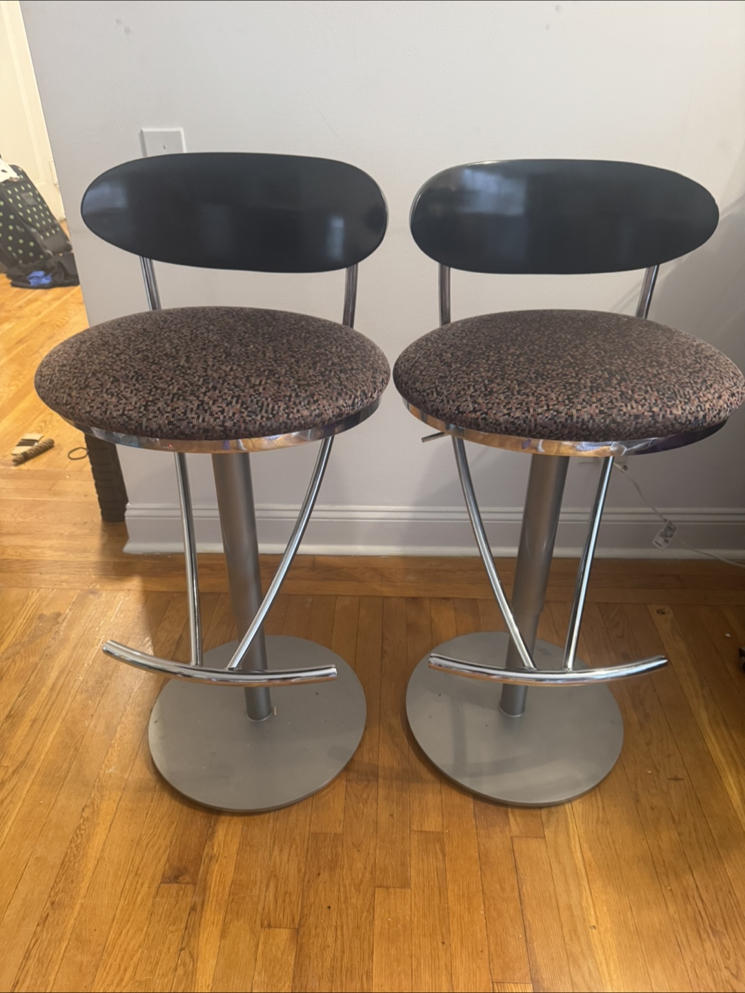 Set of 2 Chrome Swivel Bar Stools - photo 4