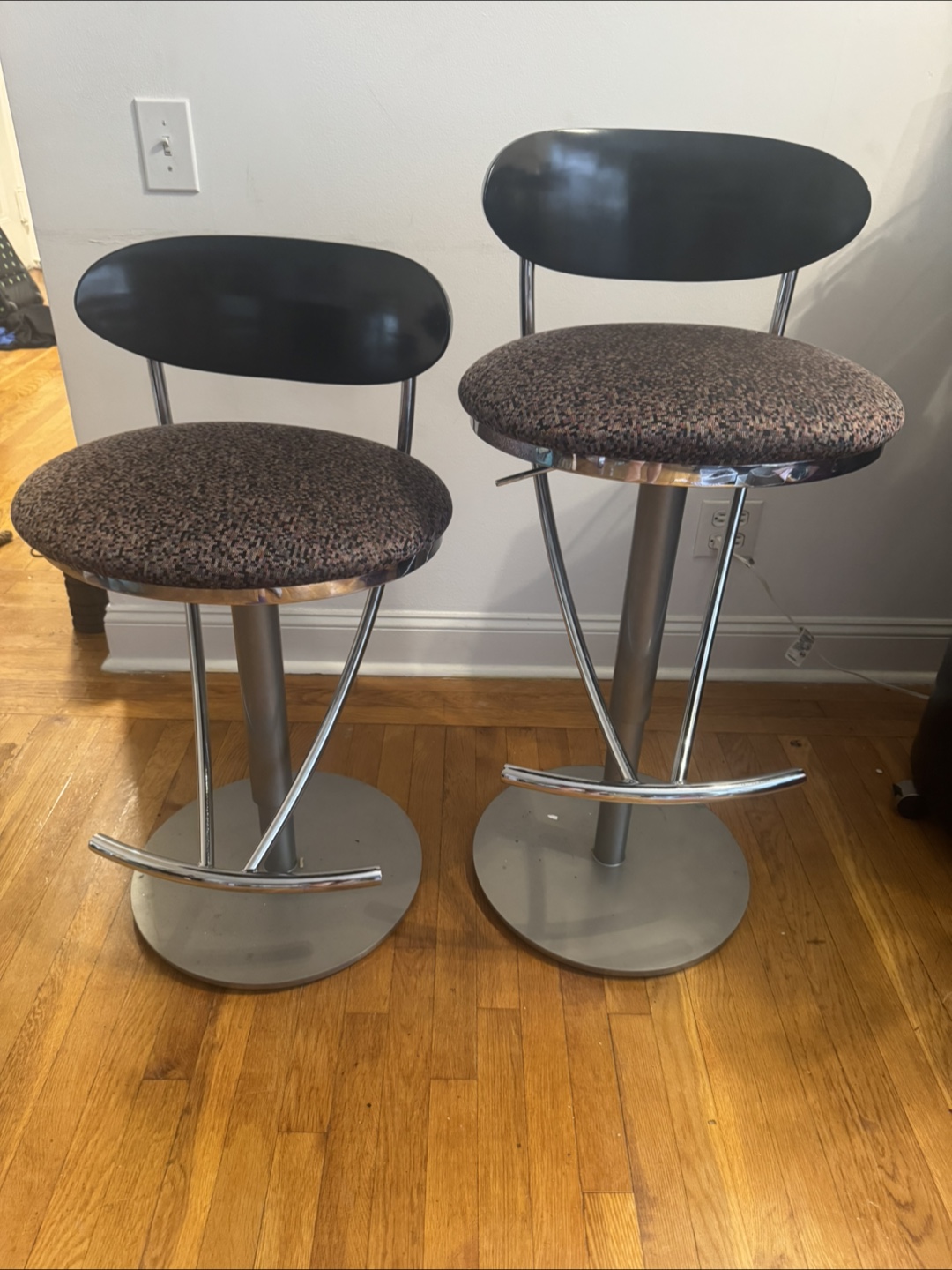 Set of 2 Chrome Swivel Bar Stools - photo 2