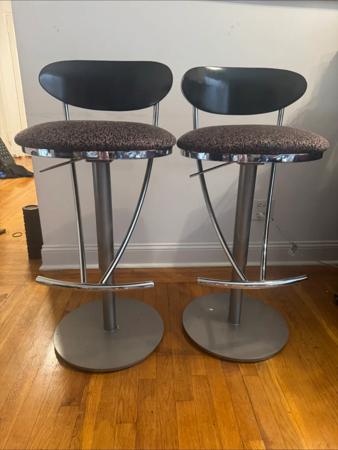 Set of 2 Chrome Swivel Bar Stools thumbnail