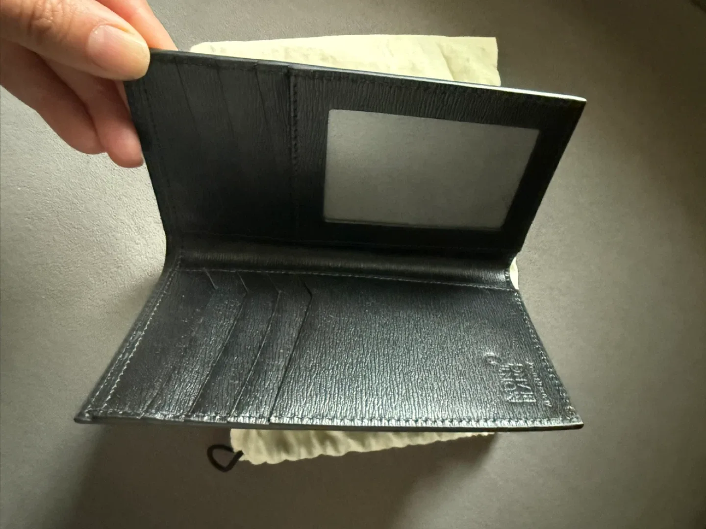 Montblanc Black Leather Wallet image indicator(2)