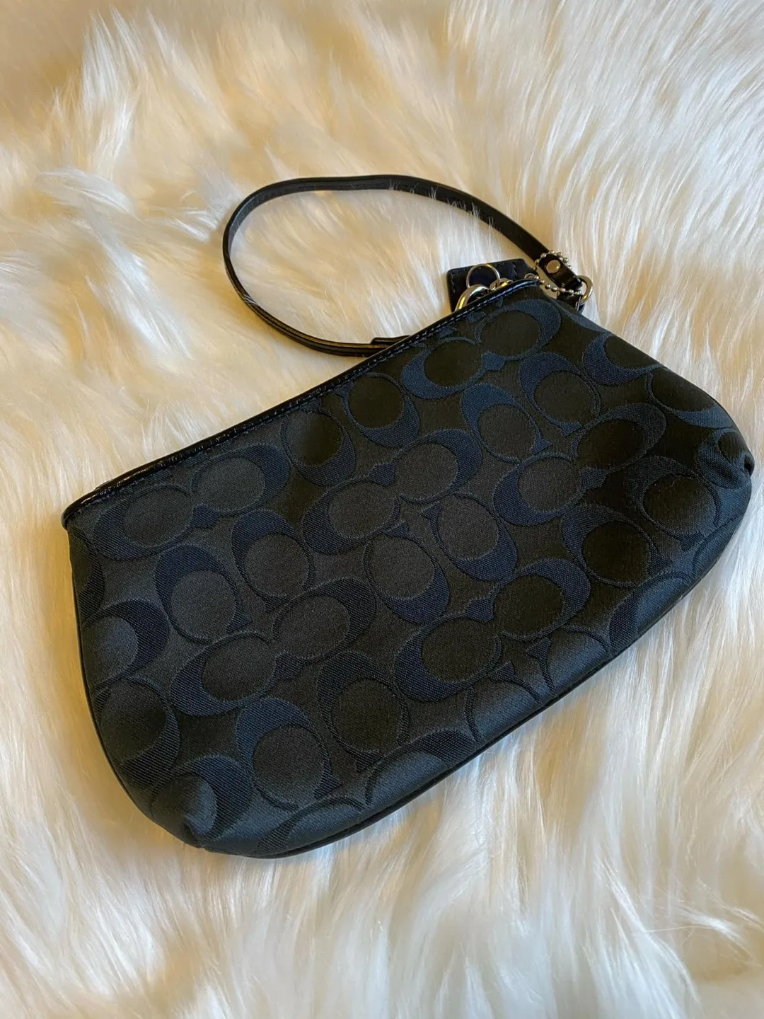 EUC - Coach Madison large Wristlet image indicator(6)