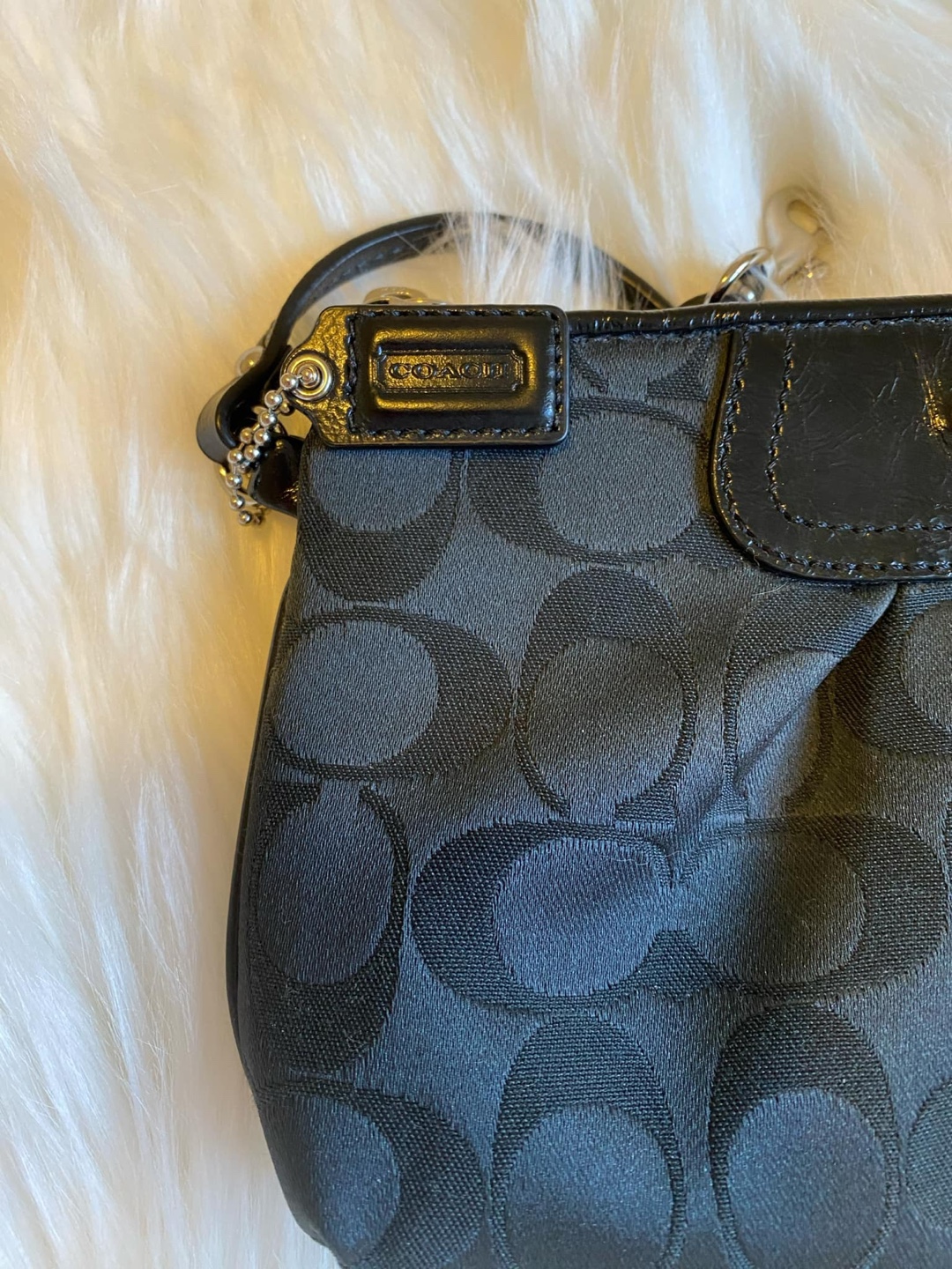 EUC - Coach Madison large Wristlet - photo 4