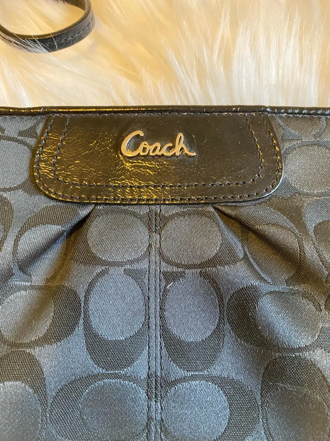 EUC - Coach Madison large Wristlet image indicator(9)