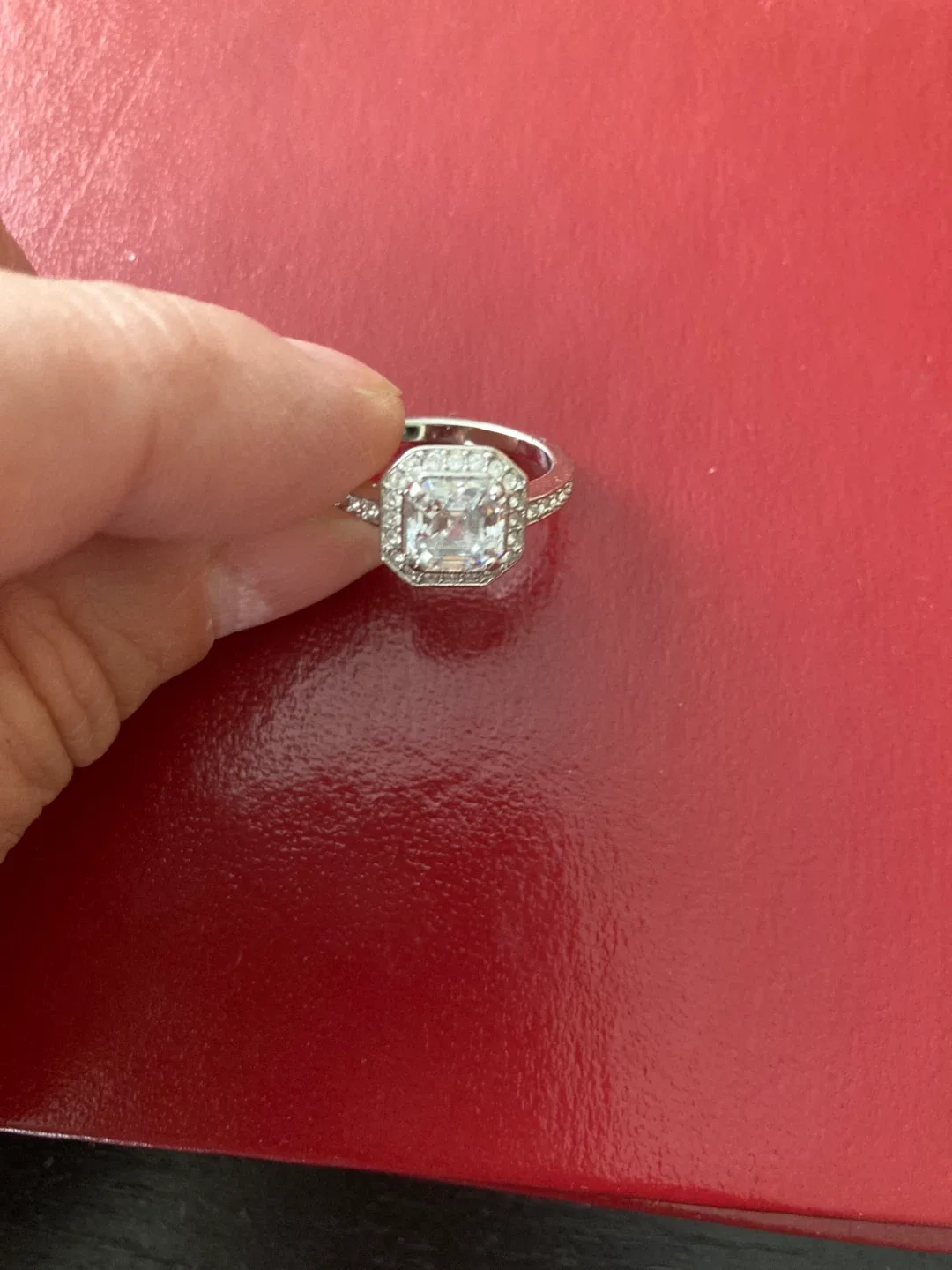 Swarovski Ring size 5 image indicator(3)