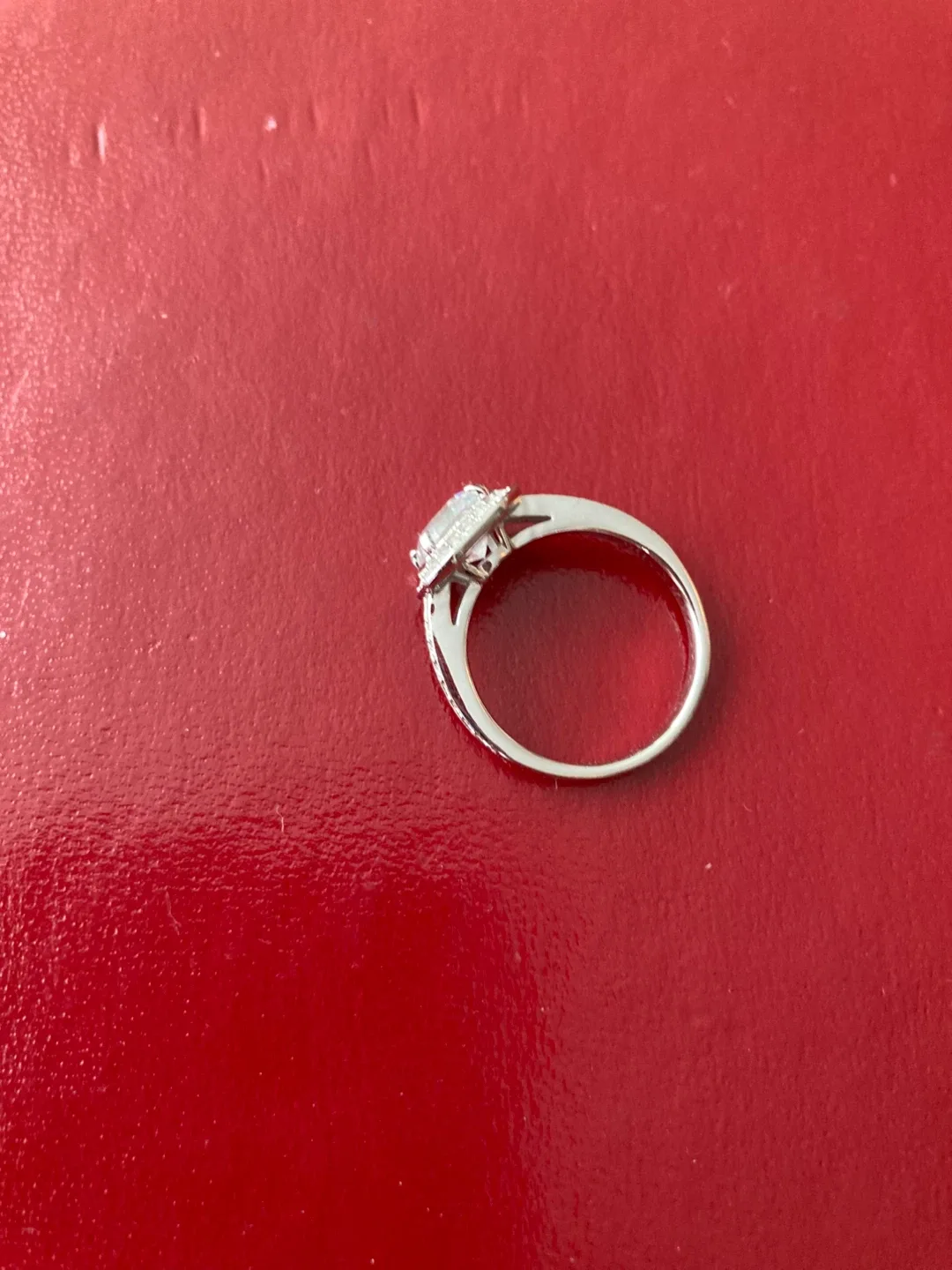 Swarovski Ring size 5 image indicator(4)