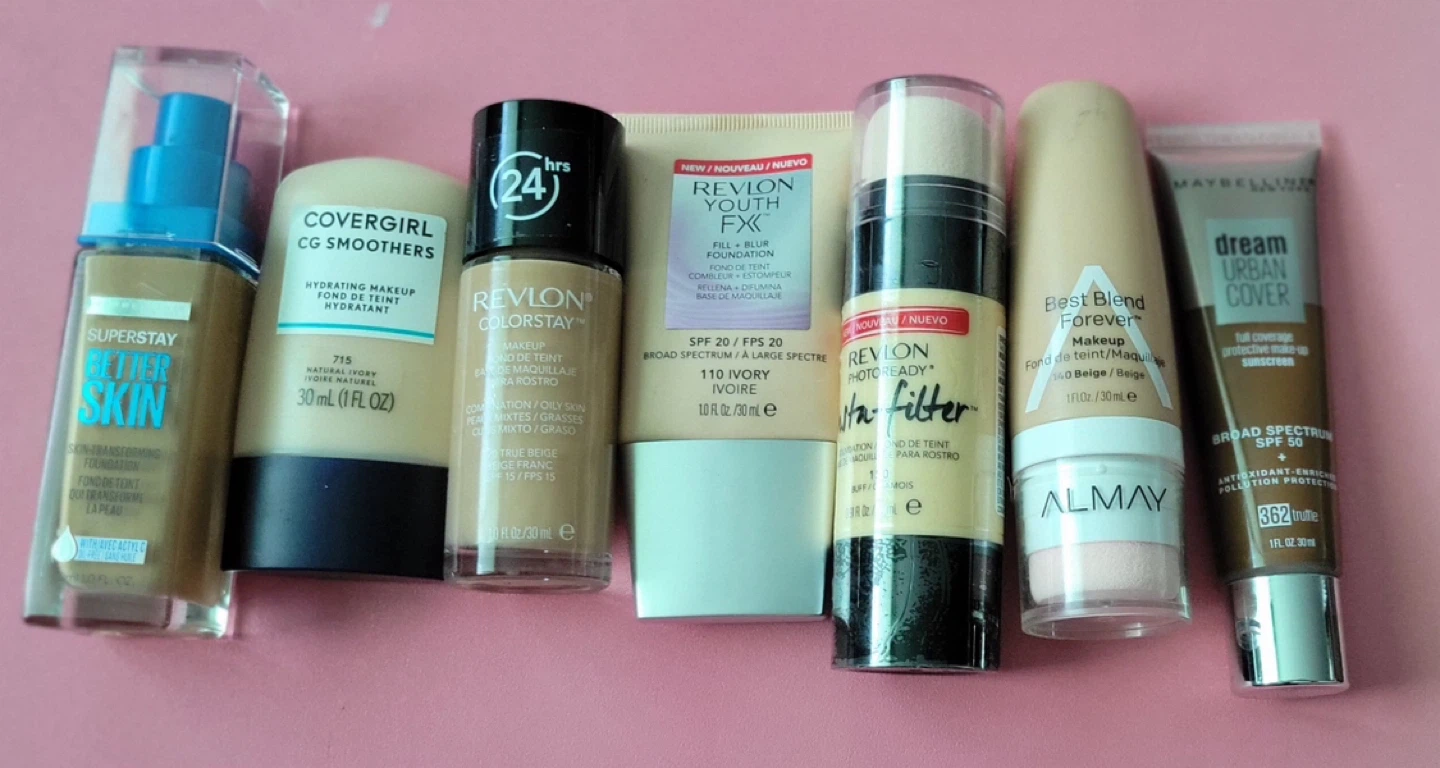 Lot de fonds de teint variés