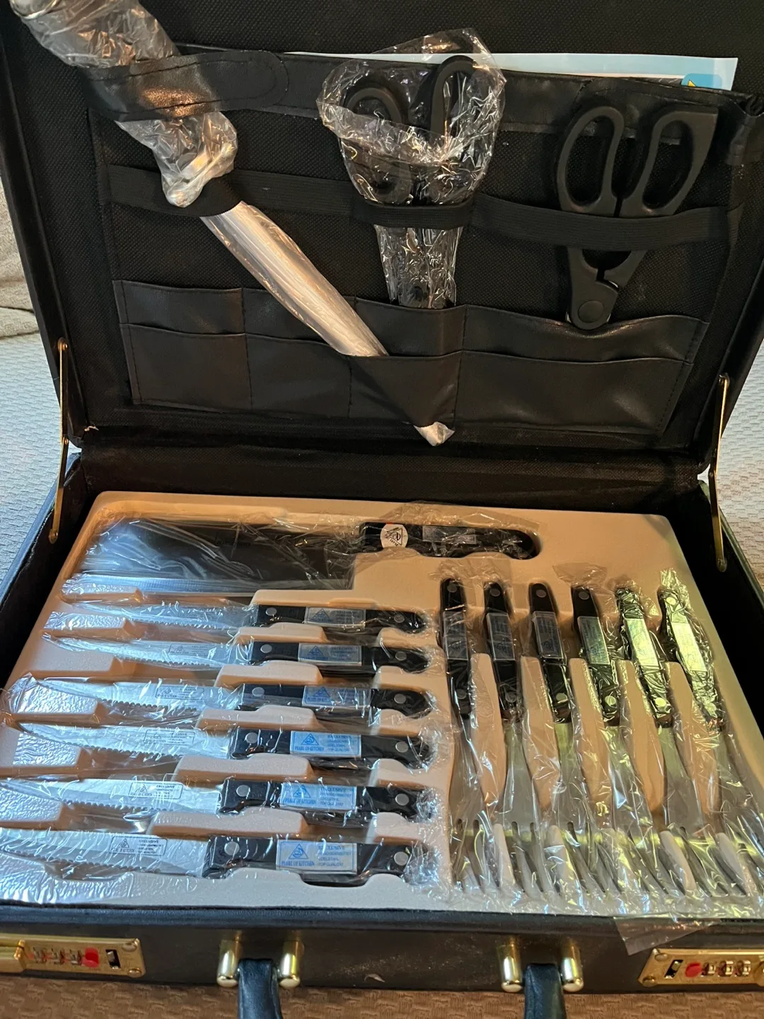 Pearl of Kitchen 24-Piece Knife Set in Case - NEW image indicator(2)