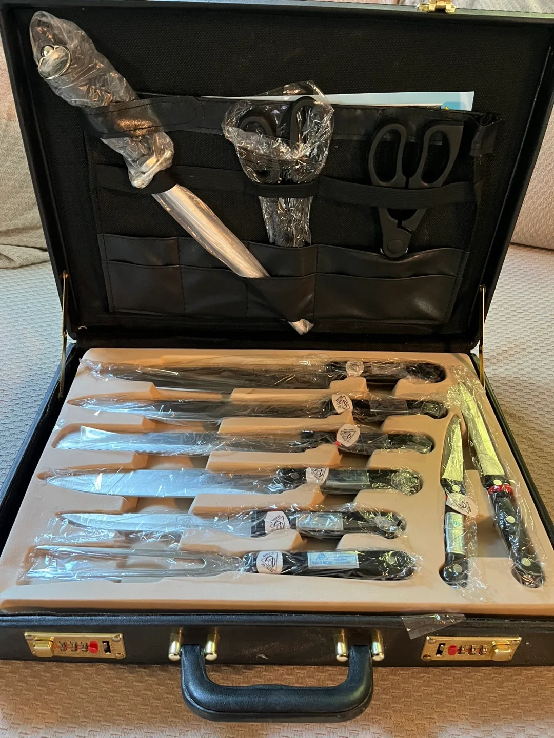 Pearl of Kitchen 24-Piece Knife Set in Case - NEW image indicator(3)