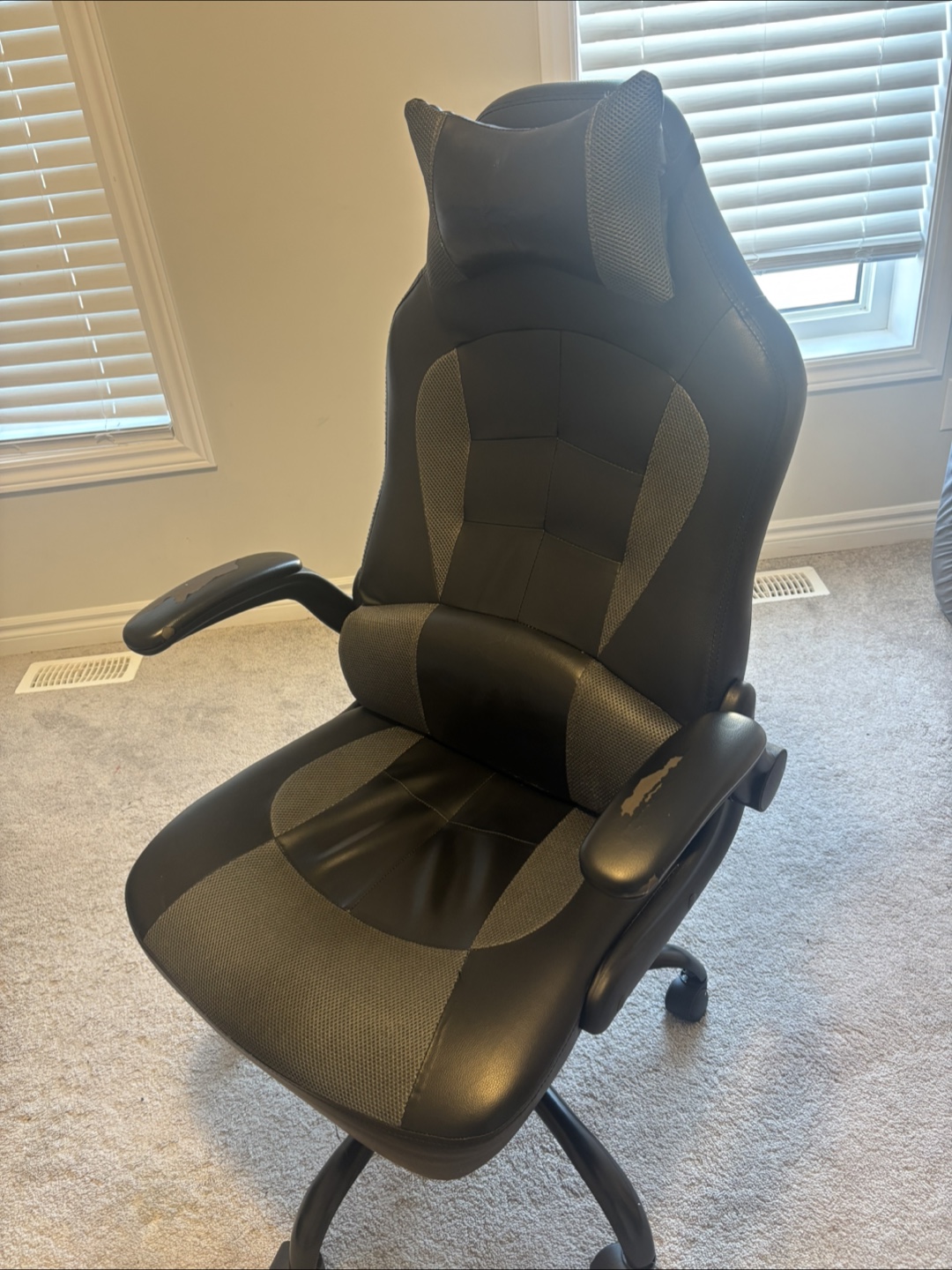 Black Gaming Chair - photo 2