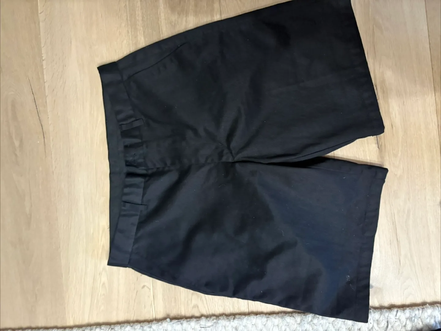 McCarthy Black Shorts - Size 32 image indicator(3)