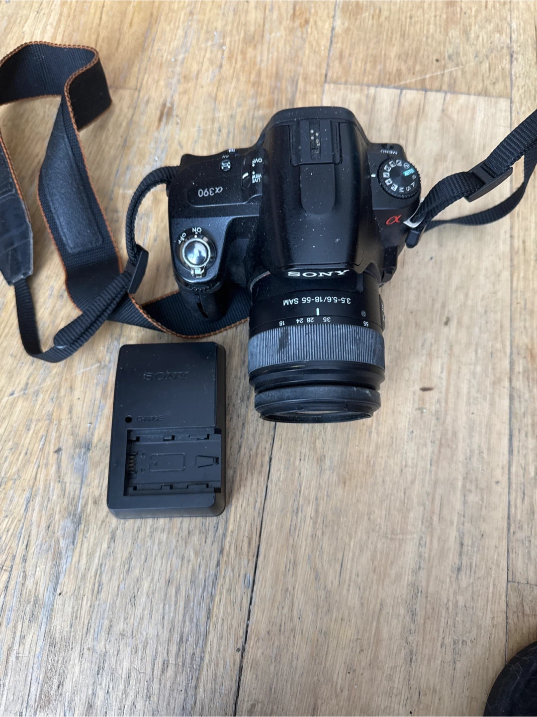 Sony Alpha a390 DSLR Camera with 18-55mm Lens - photo 2