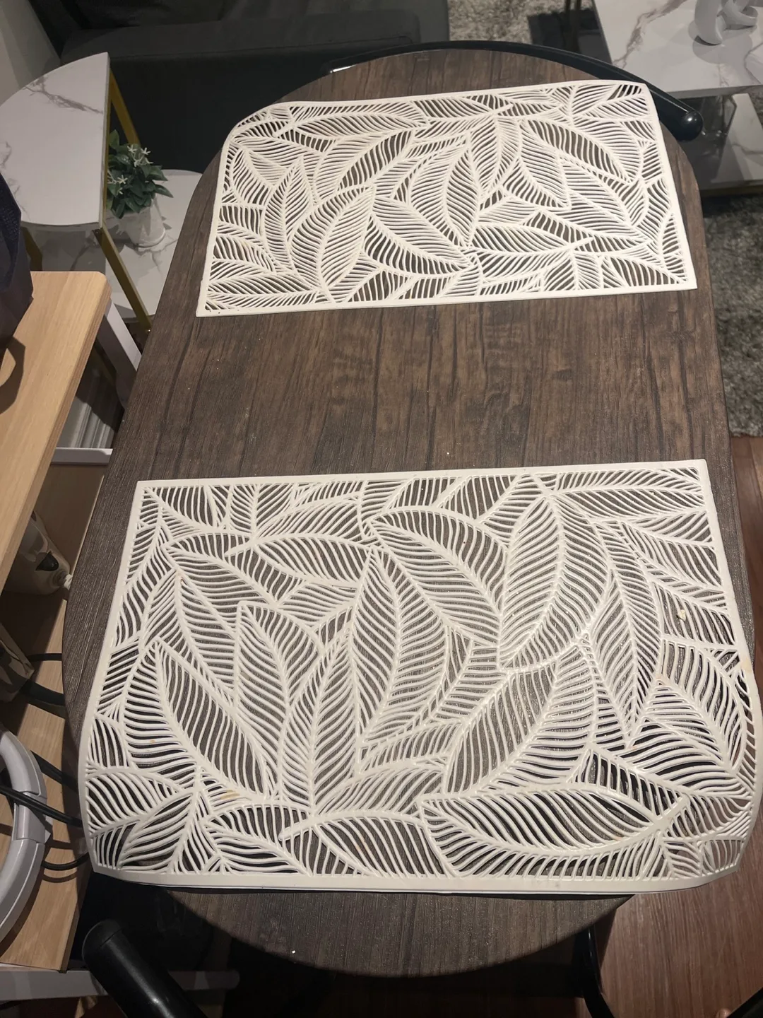 Dining Table with 2 Stools image indicator(2)