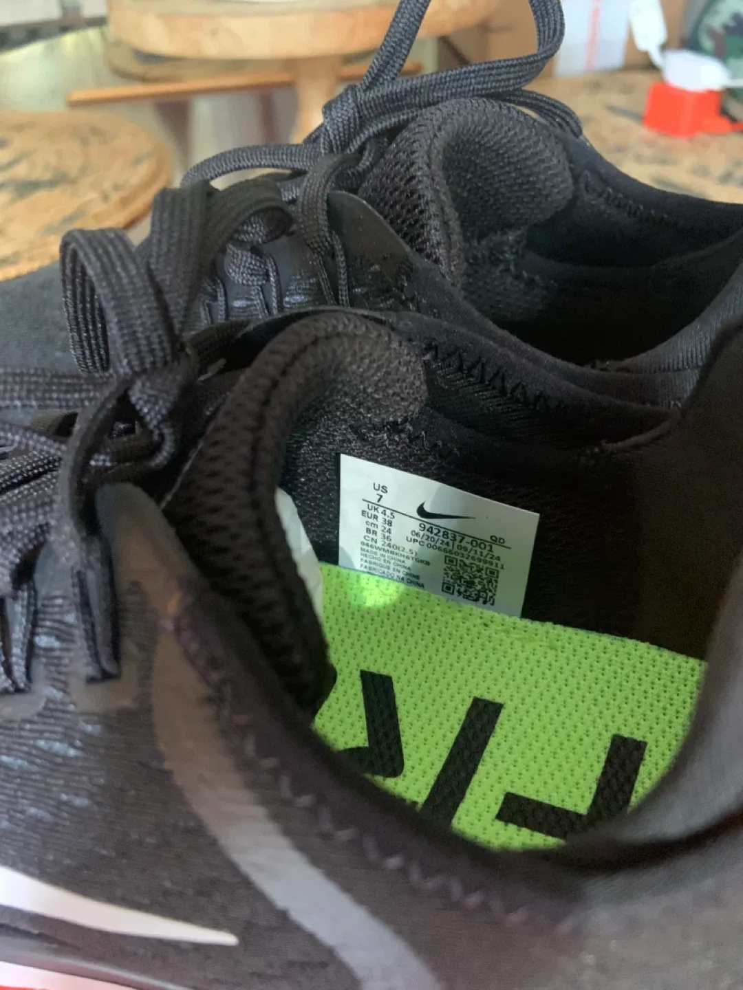 NEW Nike Free RN 2018 Black Running Shoes - Size 5 image indicator(6)