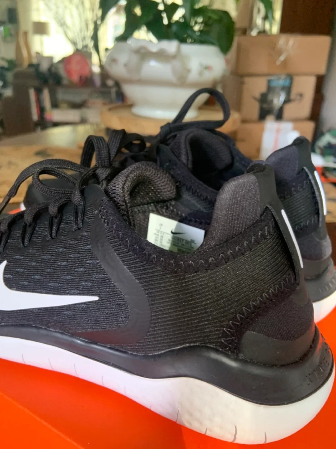 NEW Nike Free RN 2018 Black Running Shoes - Size 5 image indicator(8)