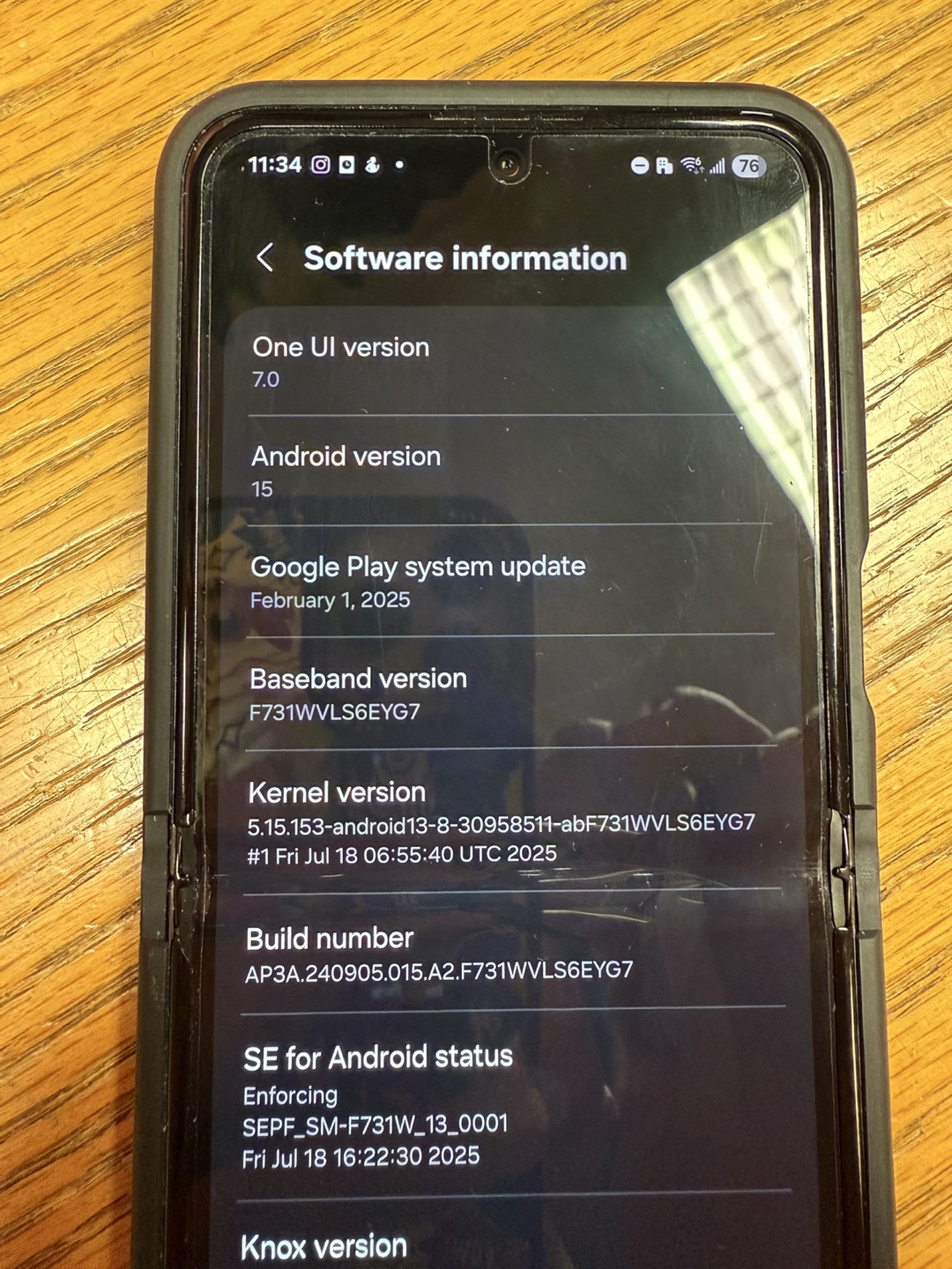Used Samsung Galaxy Z Flip5 - 256GB Black - photo 4