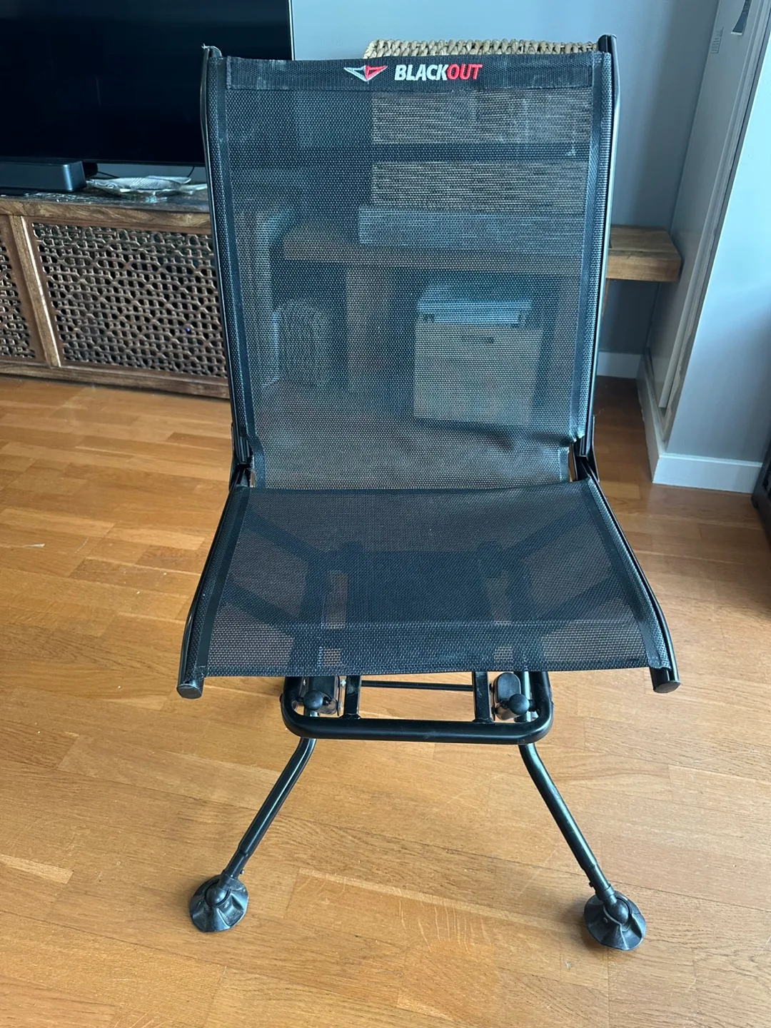 Blackout Swivel Hunting Chair - Foldable thumbnail