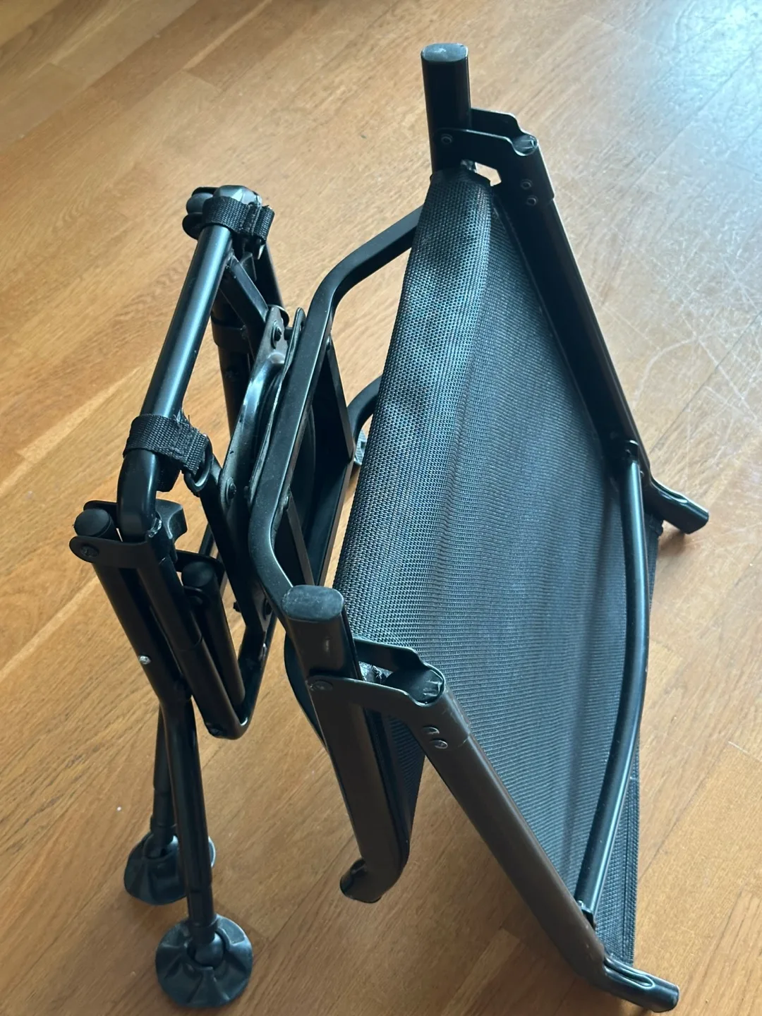 Blackout Swivel Hunting Chair - Foldable image indicator(2)