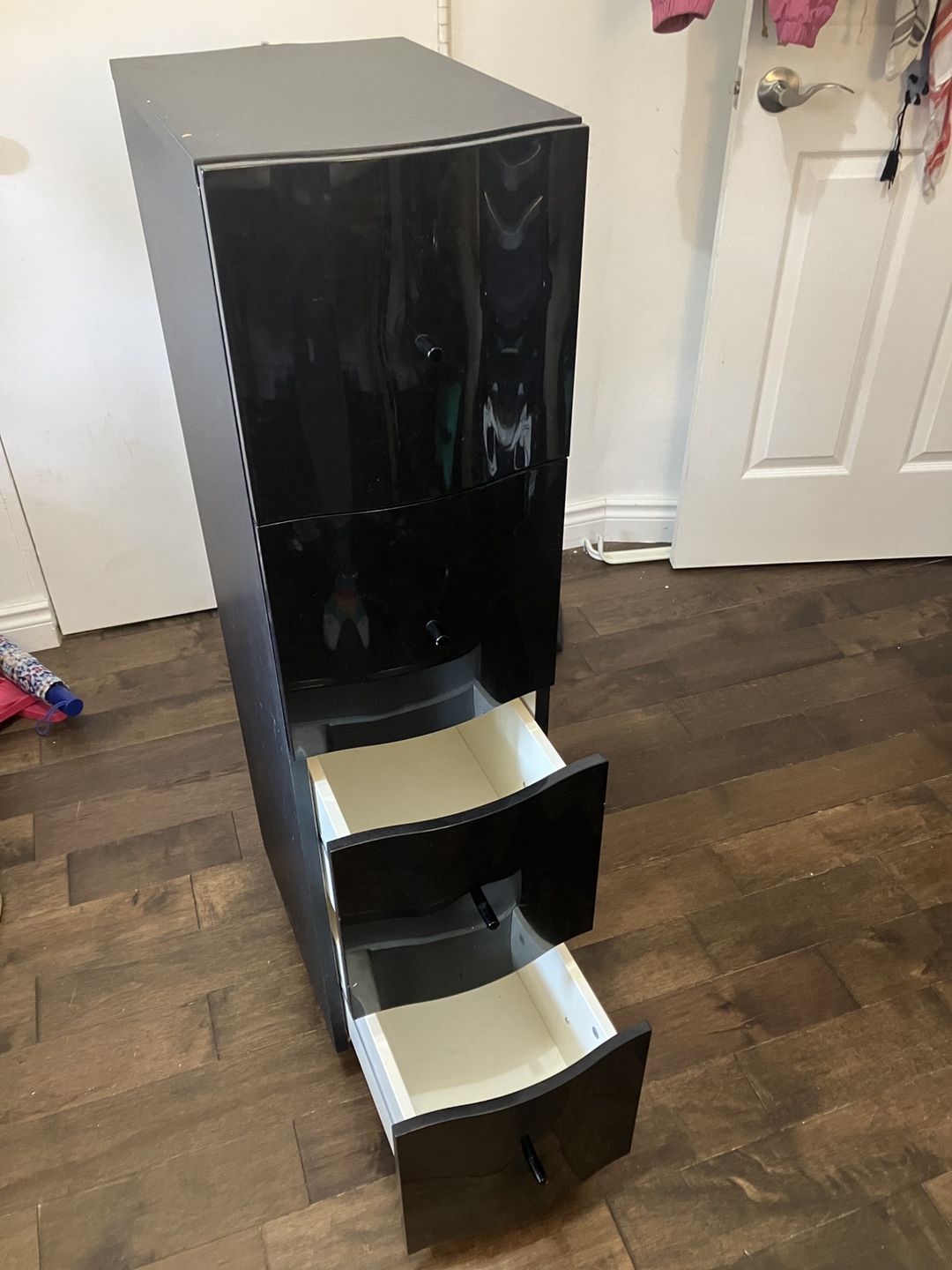 Four drawer stand / dresser
