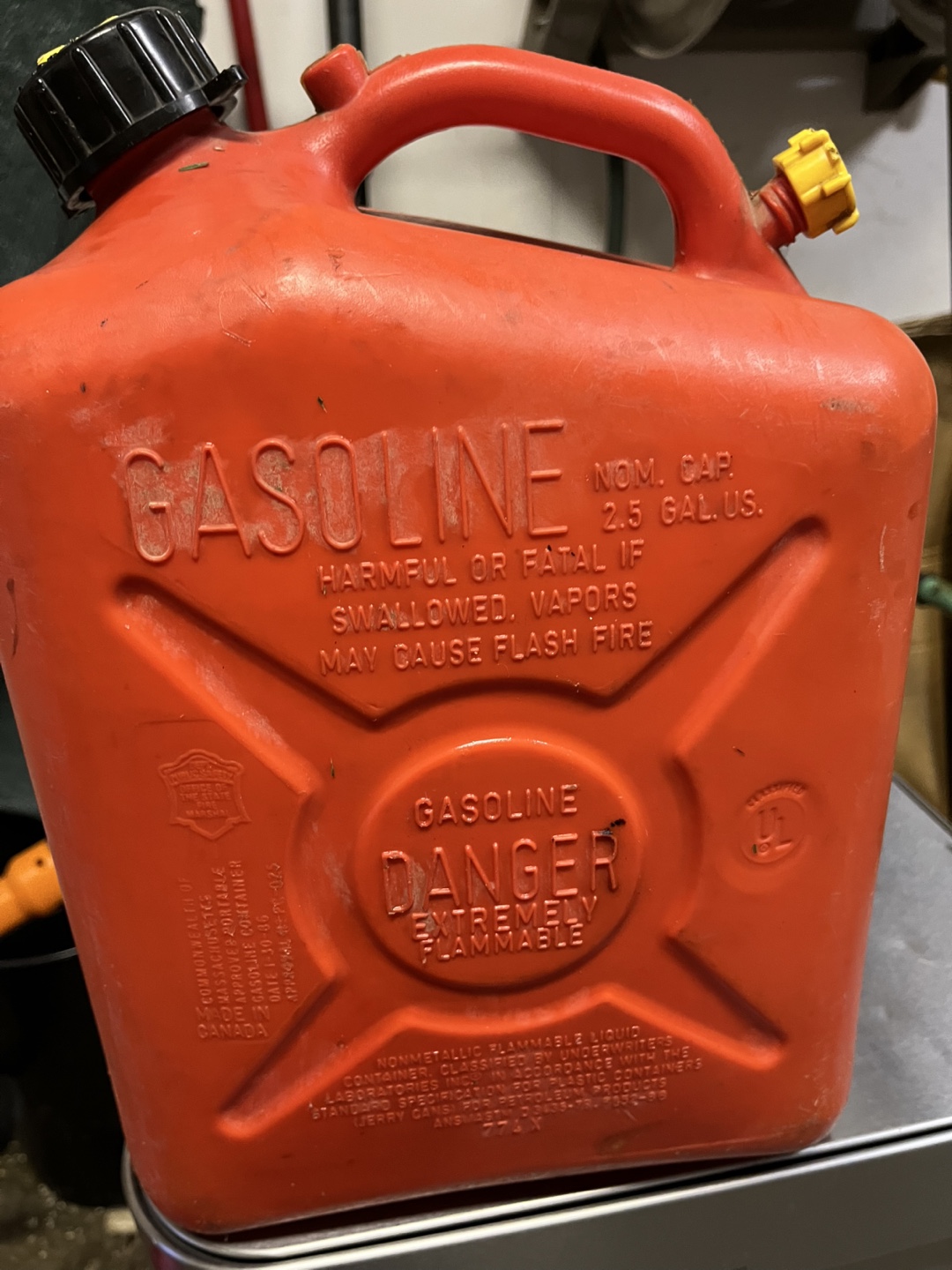 Gasoline Jerry Can - 2.5 gal🥕