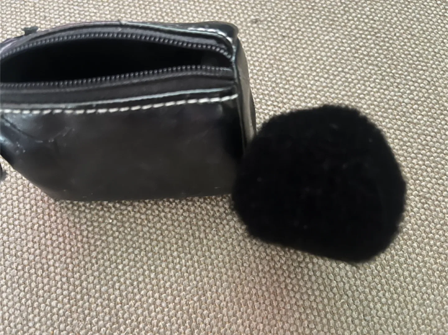 New Cover FX Powder Brush with Pouch image indicator(2)