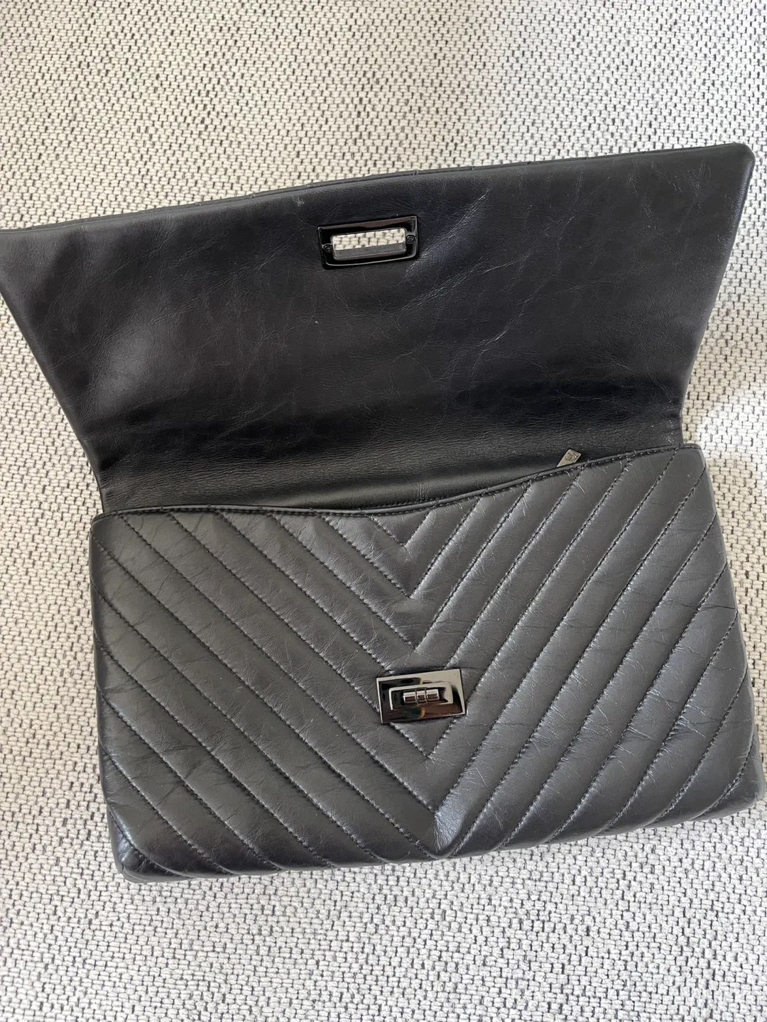 Chanel Black Leather Clutch image indicator(5)