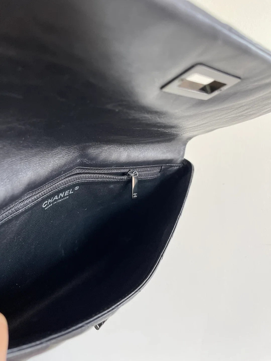 Chanel Black Leather Clutch image indicator(10)