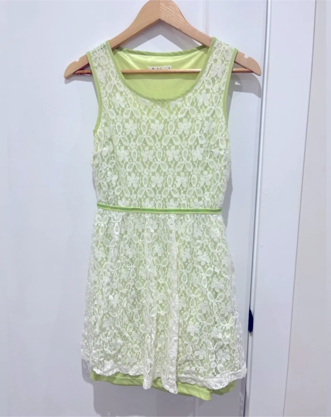 Green w/ Lace Dress thumbnail