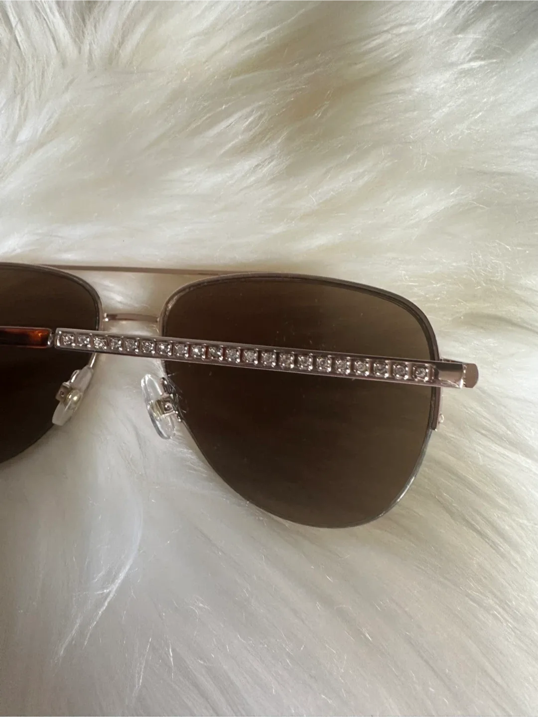 Bundle of Ladies Sunglasses: $10 for All! 😎🕶️ image indicator(7)