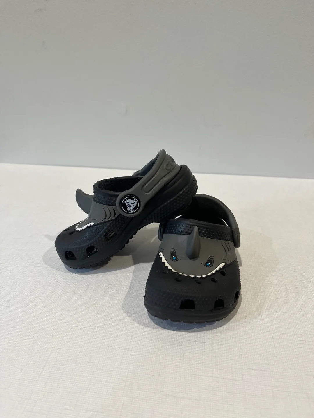 Crocs Kids' Crocband Shark Clog Size 5 image indicator(2)