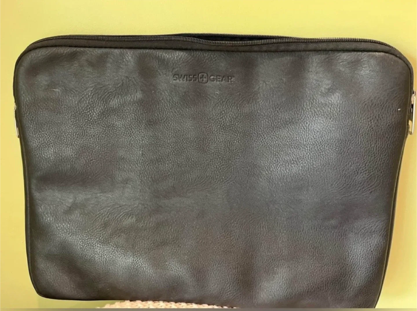 SWISS GEAR Laptop Sleeve image indicator(3)