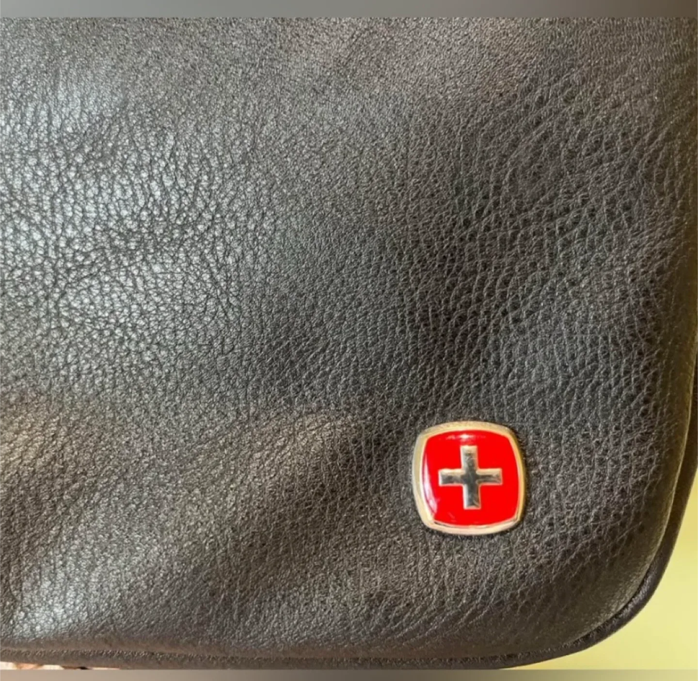 SWISS GEAR Laptop Sleeve image indicator(2)