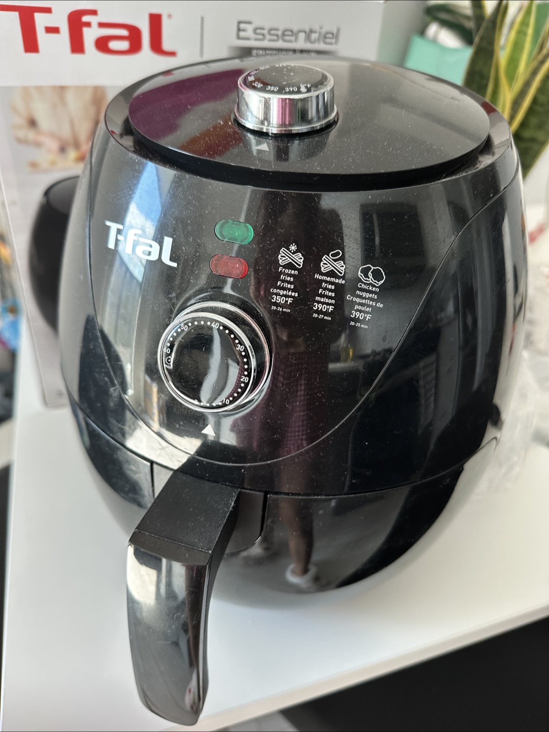 T-fal Essentiel Air Fryer - Like New! - photo 4