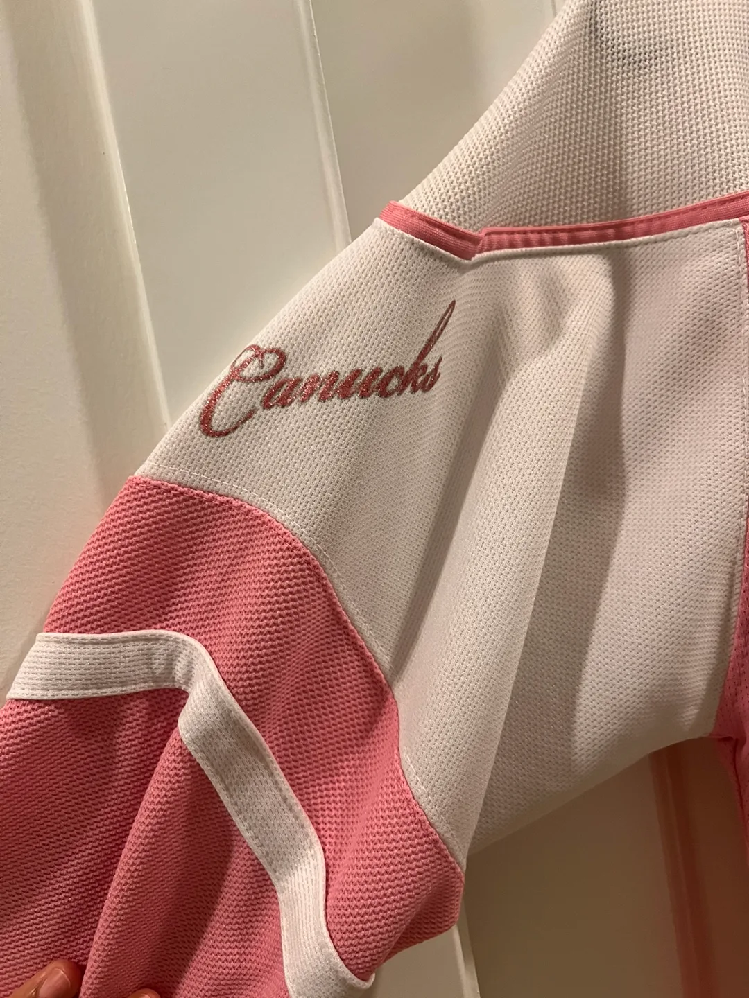 Vancouver Canucks Breast Cancer Awareness Jersey image indicator(5)