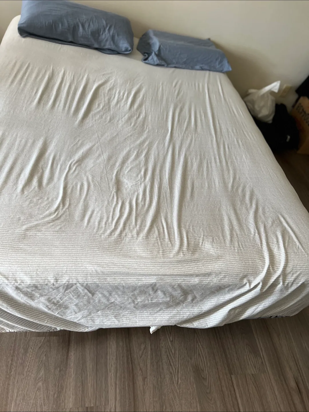 Queen size bed mattress and box thumbnail