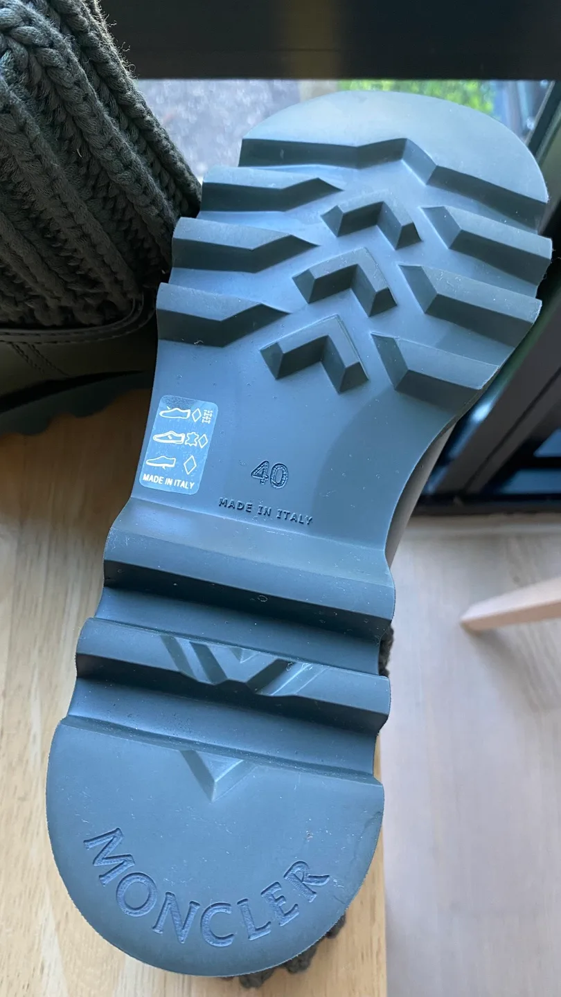 Moncler Ginette Knit Cuff Rain Boots - Size 40 image indicator(4)